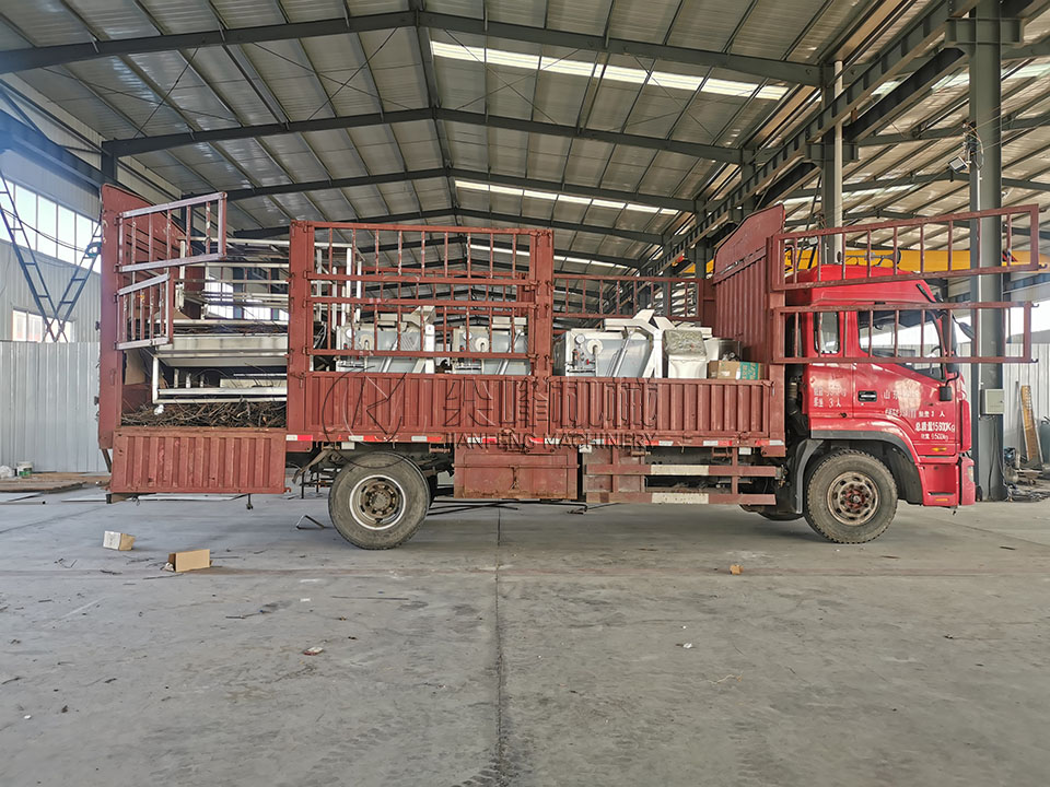 四川成都食品企業(yè)引進全自動鹵煮生產(chǎn)設(shè)備